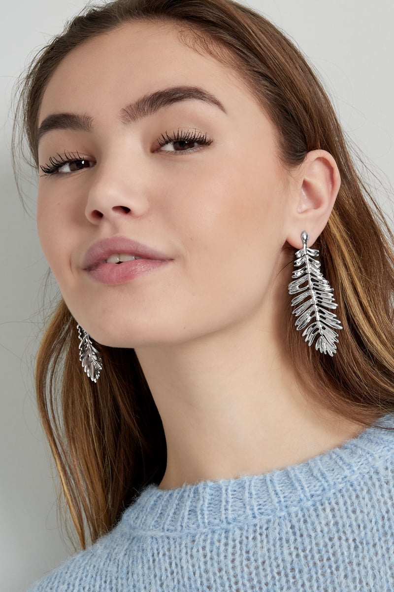 feather earrings